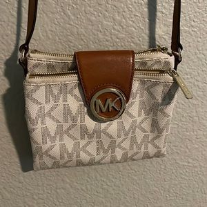 michael kors crossbody bag